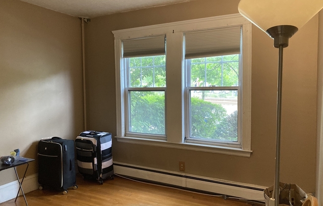 1734 COMMONWEALTH AVE