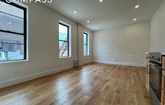 128 W 13 ST