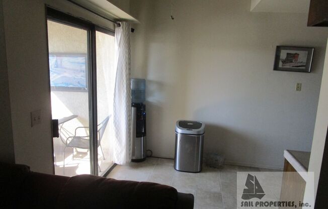 1 bed, 1 bath, 700 sqft, $2,250