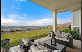5561 East Hootowl Dr
