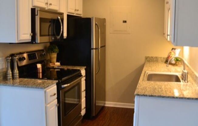 1 bed, 1 bath, 990 sqft, $1,295, Unit 323