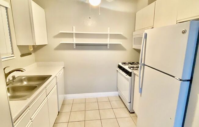 1 bed, 1 bath, 525 sqft, $2,100, Unit 2048