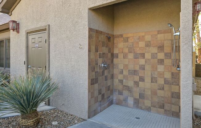 1 bed, 1 bath, $1,300, Unit # 1061