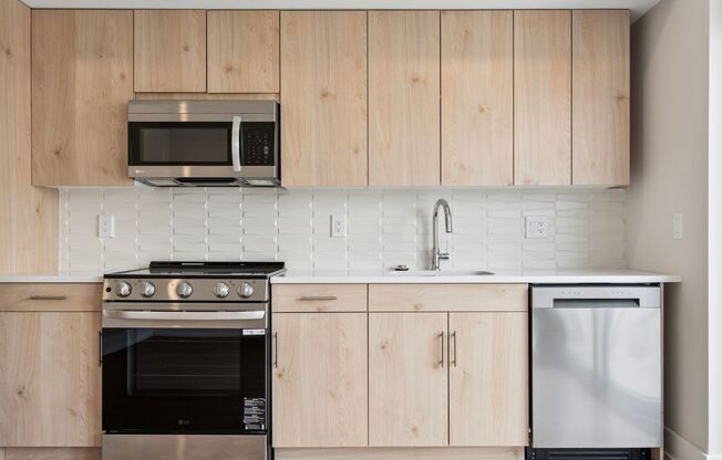 Studio, 1 bath, 398 sqft, $1,555, Unit Unit 734