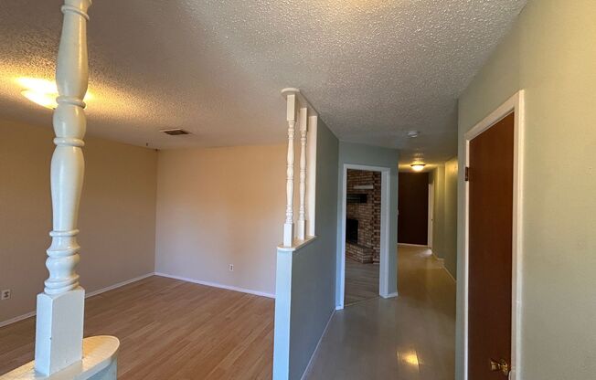 3 beds, 2 baths, $1,300