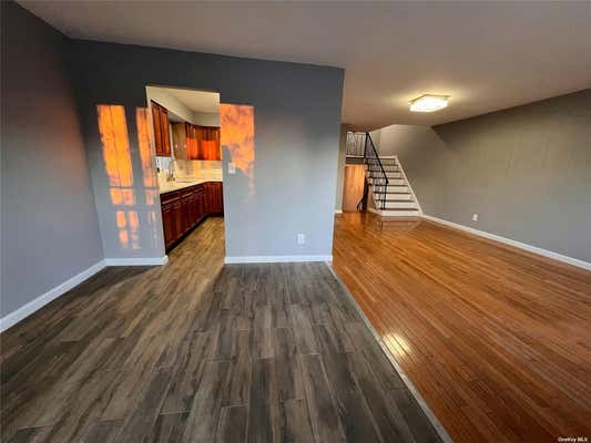 3 beds, 2 baths, $4,100, Unit 1FL