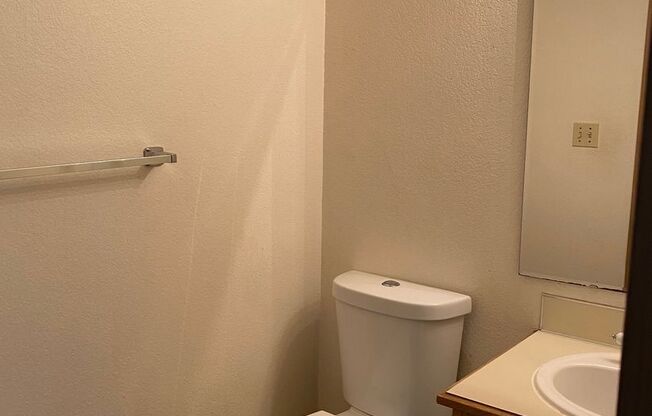 3 beds, 1.5 baths, $2,795, Unit 9