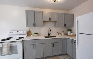 Jack Lan & Verah Apartments