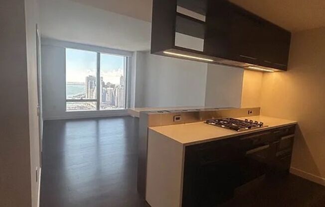 1 bed, 1 bath, 709 sqft, $5,300, Unit 57L