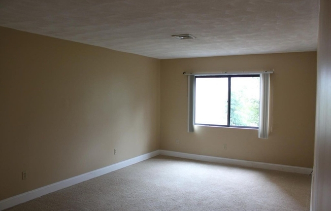 677 QUINCY SHR DR