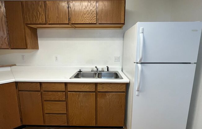 1 bed, 1 bath, $750, Unit 322 E Whitman # 2