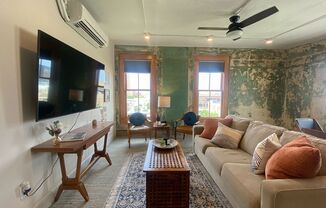 LUXURY   CONDOS IN THE HEART OF ALAMO CITY