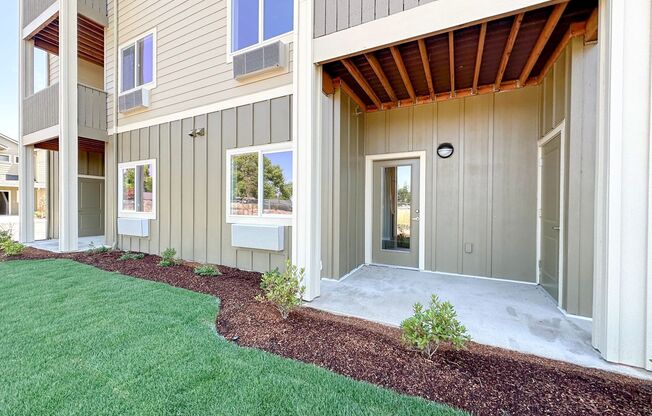 2 beds, 2 baths, 900 sqft, $1,535, Unit 4560-204