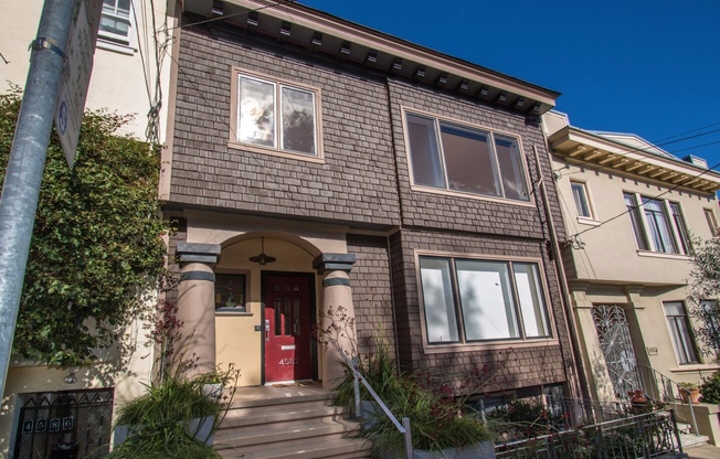 Eureka Valley 4 Bed + Bonus Room, 3 Bath, 2 Car Garage, VIEWS Throughout