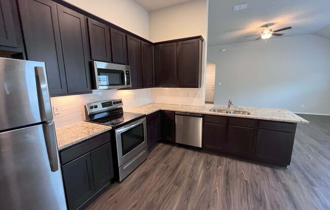 3 beds, 2 baths, $1,525, Unit 9212 Canyon Bend Unit 1