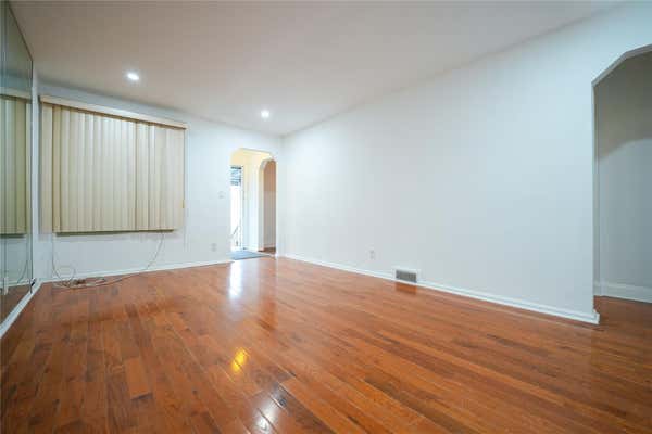 1405 BURKE AVE