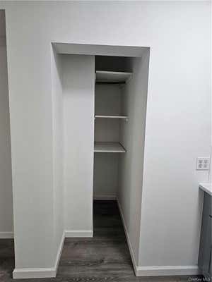 Studio, 1 bath, 330 sqft, $1,300, Unit 1B