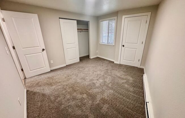 2 beds, 1 bath, 800 sqft, $1,275, Unit 10