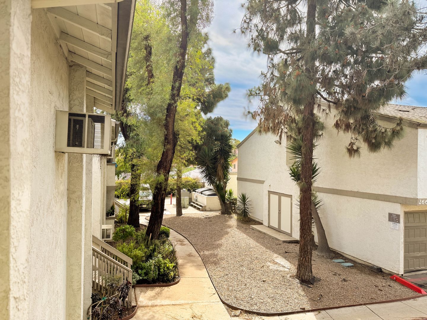 Uptown Villas | Spacious Apartments with parking in Grant Hill!