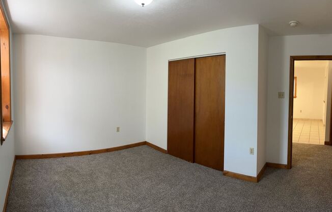 2 beds, 1 bath, $1,225, Unit Apt #1