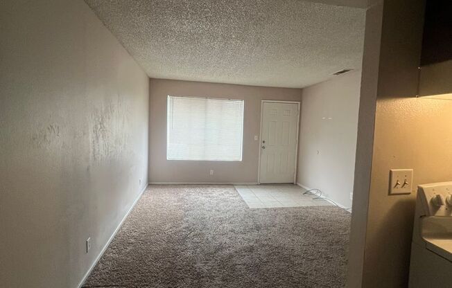 1 bed, 1 bath, 800 sqft, $1,095, Unit 3278 Denver Ave #7A