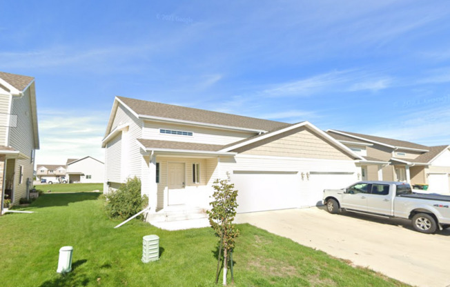 3 beds, 2 baths, $1,895