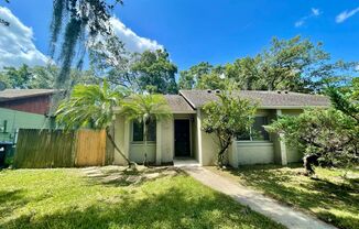 Cute 2/1 Duplex off Alafaya!