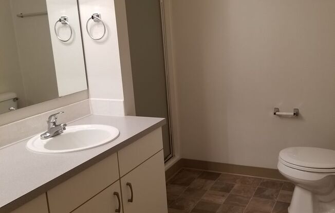 2 beds, 2 baths, 1,240 sqft, $1,940, Unit G33