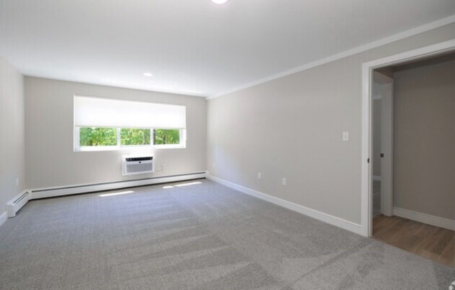1 bed, 1 bath, 986 sqft, $2,400, Unit 2E