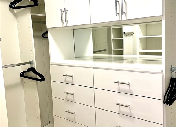 2 beds, 2 baths, 1,024 sqft, $9,000, Unit 1105