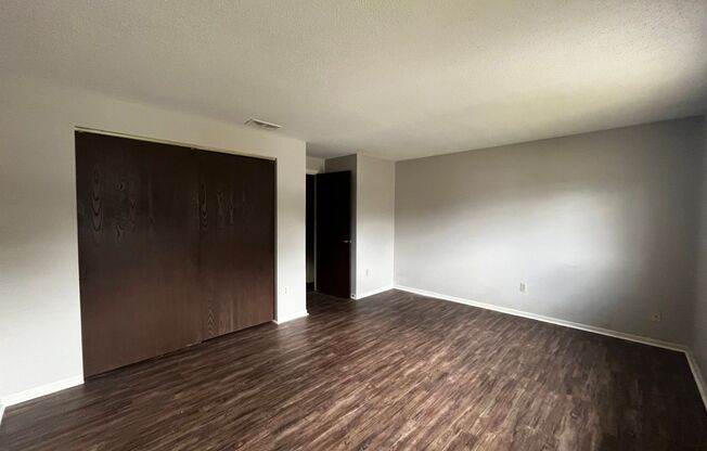 2 beds, 1.5 baths, $1,295