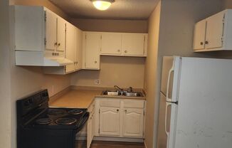 1 bed, 1 bath, 660 sqft, $850, Unit APT 65B