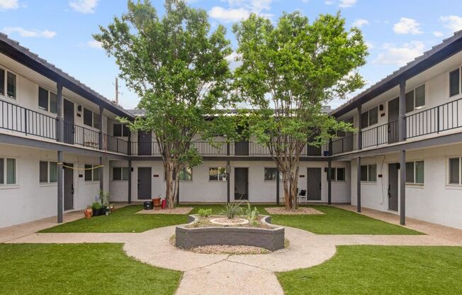 CrestHaus Apartments	- ARG LO
