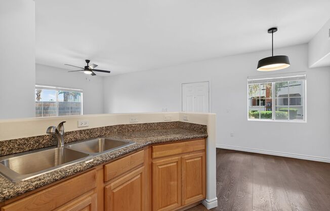 3 beds, 2 baths, $1,680, Unit # 1208