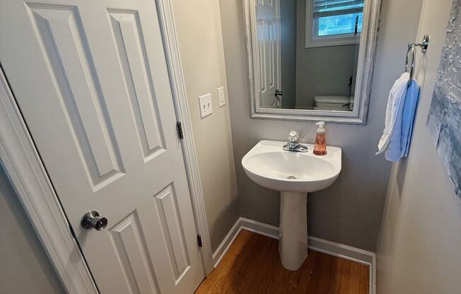 Beautifully Furnished 2-Bedroom Townhome in Amenity-Rich Holly Glen — All Utilities Included!