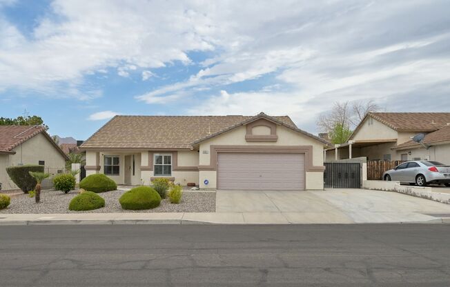 Henderson!!  Solar Panels!! Tankless Hot water Heater!! Small RV Parking!!! Single Story!!!