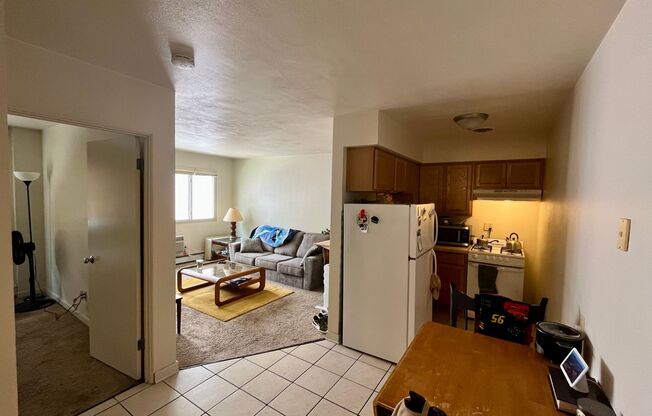 1601 N Farwell Ave
