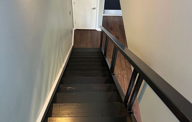 1 bed, 1 bath, $1,800, Unit #320