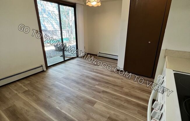 2 beds, 1 bath, 926 sqft, $1,250, Unit 3