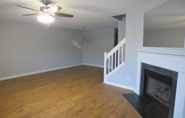 Pristine 2 bedroom, 2.5 bath Townhome located in the Roxborough Community!