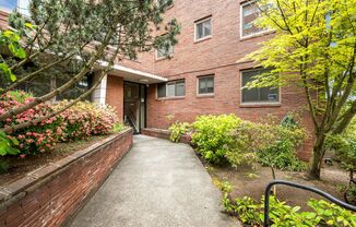 The Highland Arms Apartments