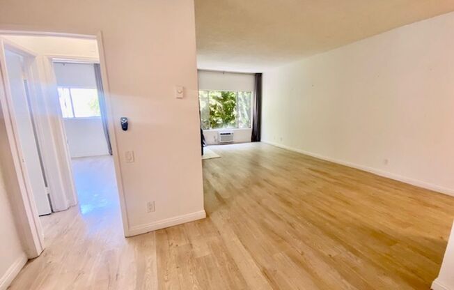 1 bed, 1 bath, 650 sqft, $3,300, Unit 211