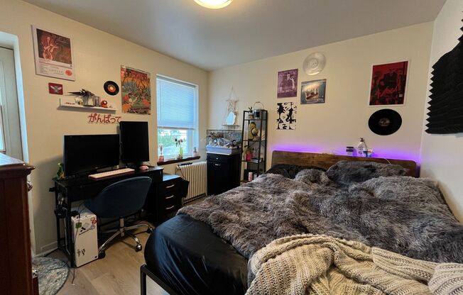 2 beds, 1 bath, $1,195, Unit 11