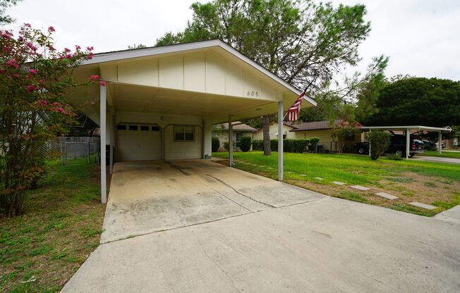 Updated home in established Schertz Neighborhood. Realtor Commission: $500