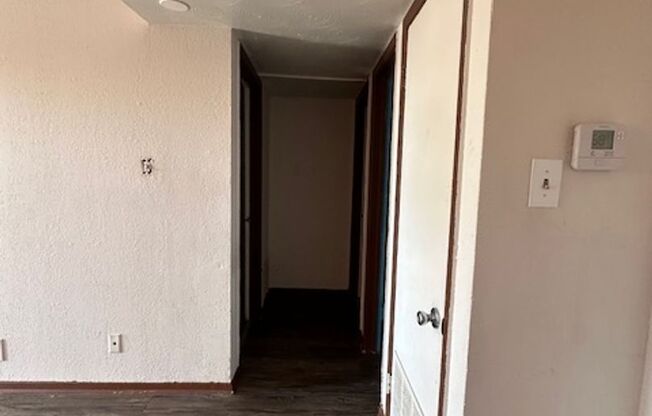 2 beds, 1 bath, 902 sqft, $1,415, Unit 76