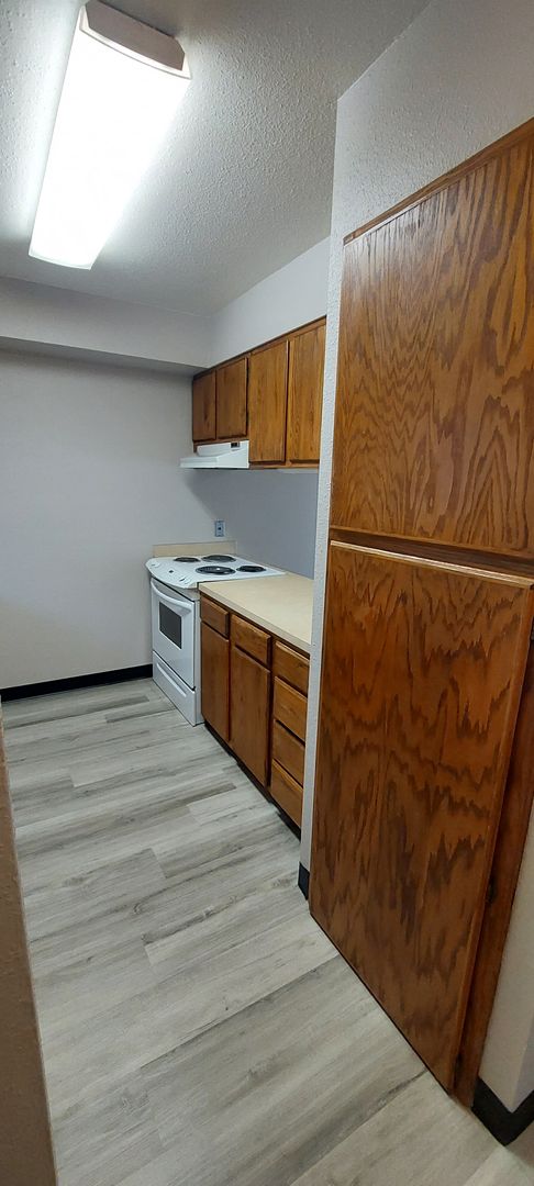 2 beds, 1 bath, $1,700, Unit 2