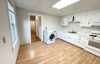 2 beds, 1 bath, $2,400, Unit 1