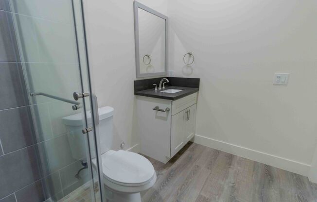2 beds, 1 bath, 712 sqft, $2,300, Unit 35