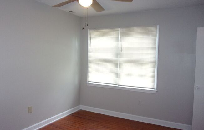 2 beds, 1 bath, $1,399