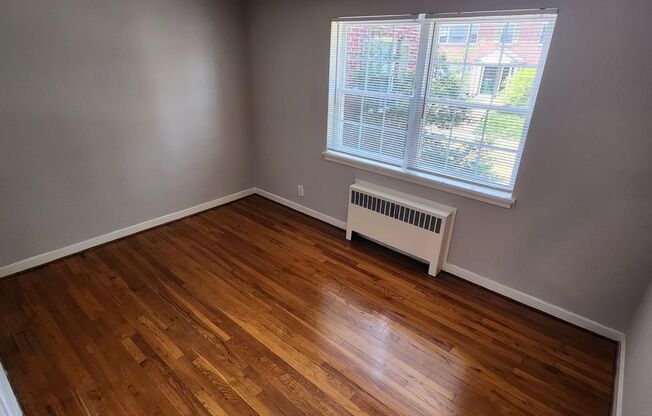 2 beds, 1 bath, 897 sqft, $2,335, Unit G-01